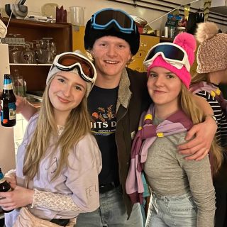 Vorig jaar nog een apre ski borrel met @flatsmeisters gehad, met zoals het hoort genoeg bier en jagermeister